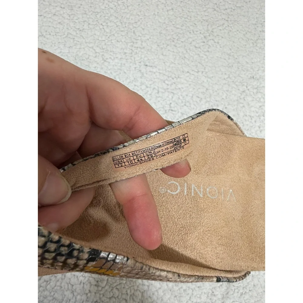 Vionic Dillon Womens 12 Tan Snakeskin Thong Sandals Arch Support Comfort Boho